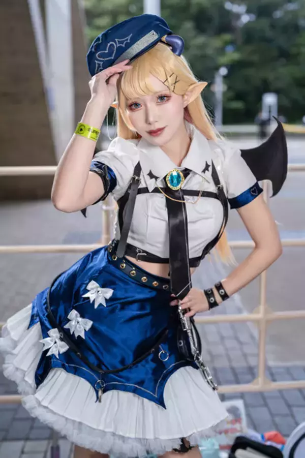 「【コスプレ】溢れる「ちょこ先」愛！「EXPO」でポリス＆カラーライズ衣装2着を披露した美女レイヤーのビジュが強すぎた【写真14枚】」の画像
