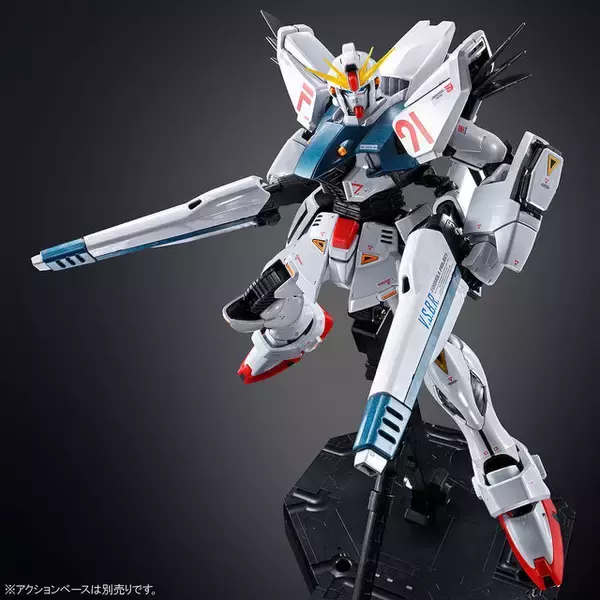 「ガンプラ「MG ガンダムF91 Ver.2.0［チタニウムフィニッシュ］」が再販！決戦シーンを再現できる「ラフレシア型台座」も付属」の画像