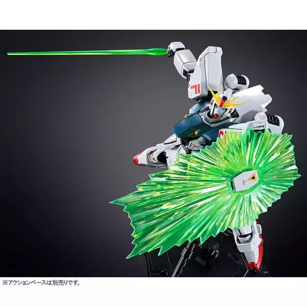 「ガンプラ「MG ガンダムF91 Ver.2.0［チタニウムフィニッシュ］」が再販！決戦シーンを再現できる「ラフレシア型台座」も付属」の画像
