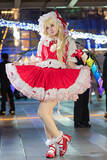 「【コスプレ】愛らしさと狂気が混じり合った表情に見惚れる！『東方Project』フランの妖艶な魅力がすごい【写真9枚】」の画像3