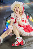 「【コスプレ】愛らしさと狂気が混じり合った表情に見惚れる！『東方Project』フランの妖艶な魅力がすごい【写真9枚】」の画像9