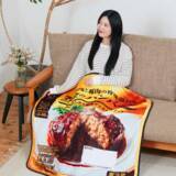 「「セブン‐イレブン」人気商品がグッズ化！巨大なからあげ棒ぬいぐるみや、“金”シリーズのブランケットなど楽しいラインナップ」の画像27