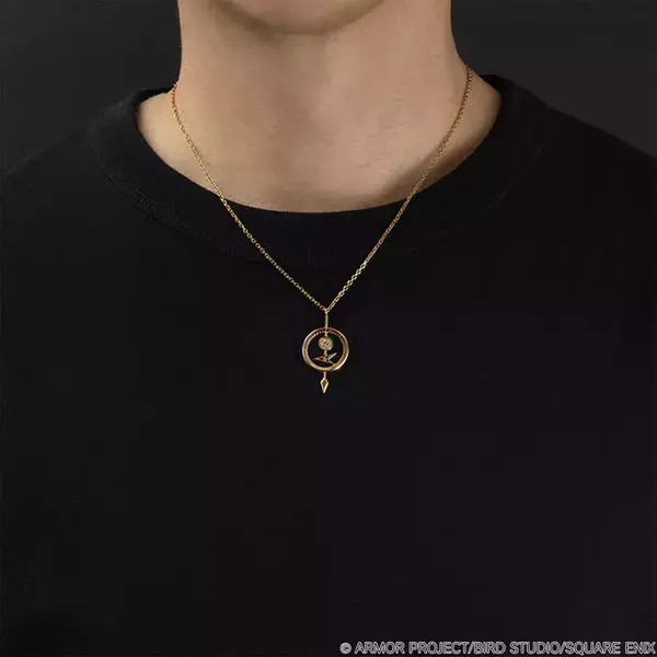 「「ローラ姫の 声が 聞こえる。」―『ドラゴンクエスト』より「おうじょのあい」が商品化！実際に着用できるペンダントとなって登場」の画像