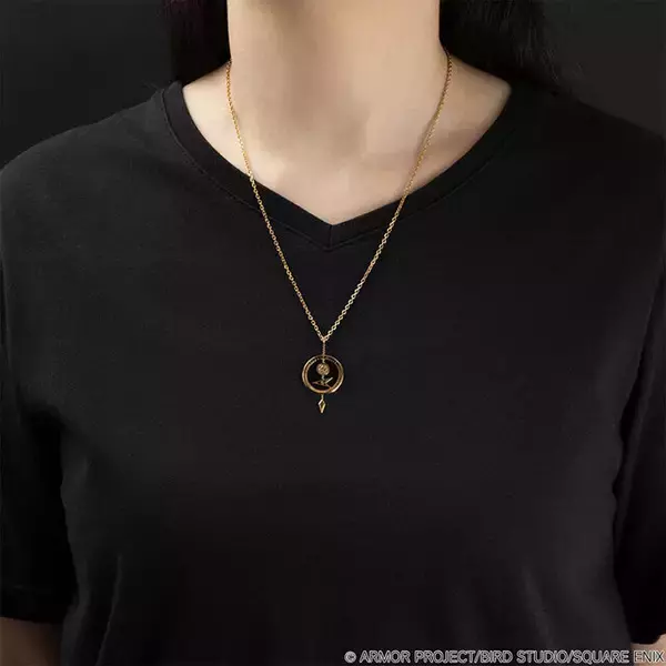 「「ローラ姫の 声が 聞こえる。」―『ドラゴンクエスト』より「おうじょのあい」が商品化！実際に着用できるペンダントとなって登場」の画像