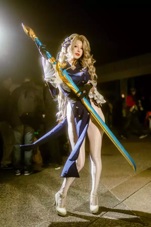 「【コスプレ】完璧なプロポーションでスリットから覗く美脚がすごい！『ブラウンダスト2』ダリアンを見事に再現した台湾美女【写真7枚】」の画像