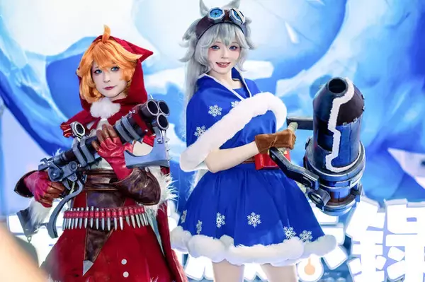 「【コスプレ】台湾屈指の人気レイヤーの透明感に心奪われそう！ミニ丈ワンピの『ホワサバ』ジャスミンが可愛すぎた【台北ゲームショウ2026】」の画像