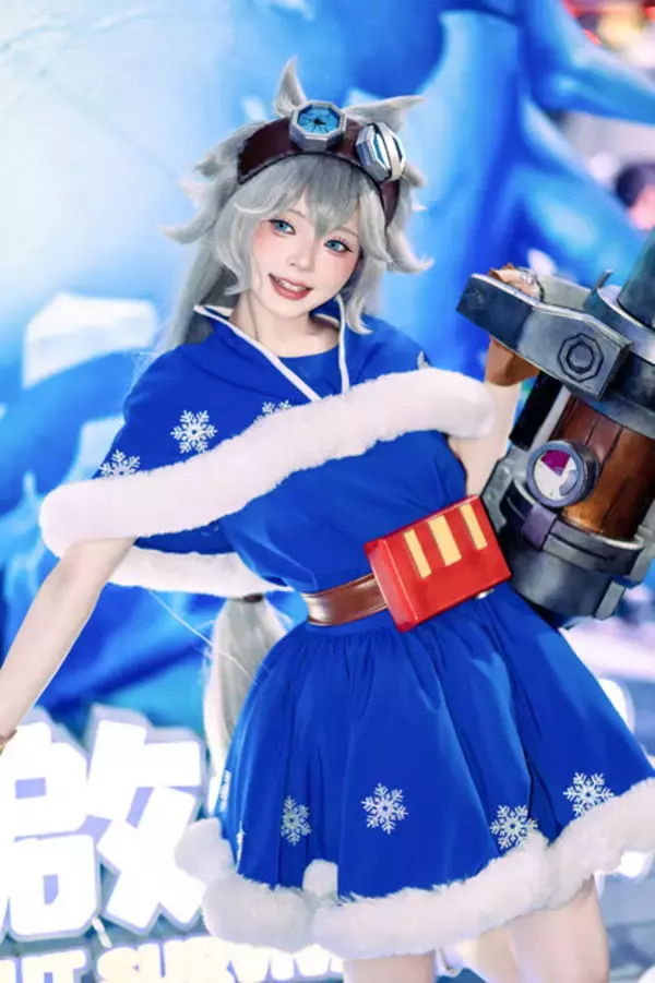 「【コスプレ】台湾屈指の人気レイヤーの透明感に心奪われそう！ミニ丈ワンピの『ホワサバ』ジャスミンが可愛すぎた【台北ゲームショウ2026】」の画像