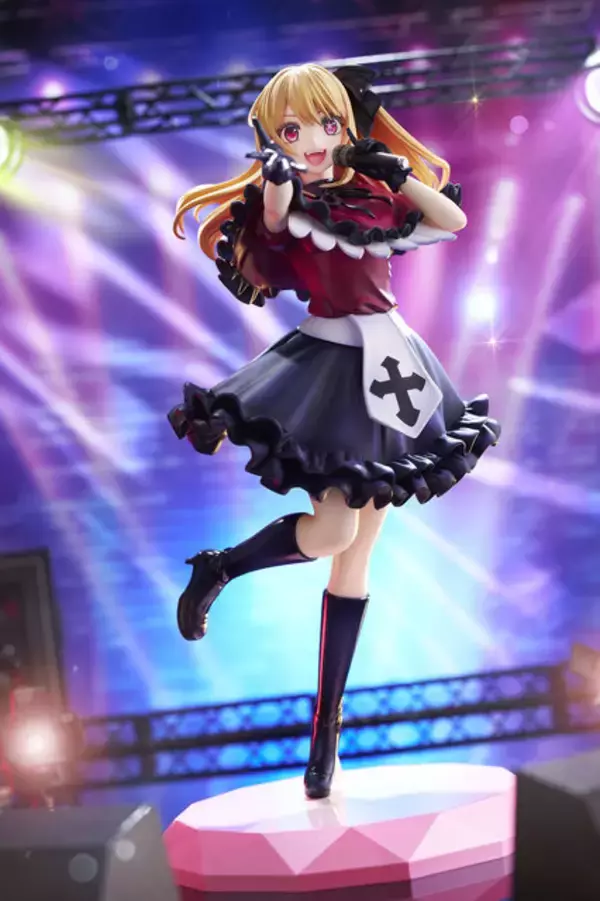 「「【推しの子】」ルビーがファーストステージ編の衣装で立体化！ファンの心を惹きつける眩しい笑顔、購入特典の“ウインク顔”が可愛すぎる」の画像