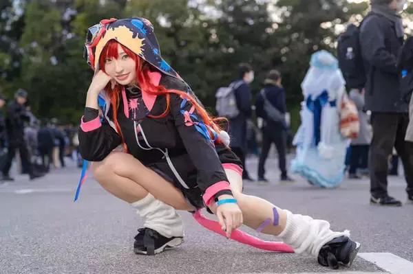 コスプレ】健康的な美脚と猫を思わせるイタズラっぽい笑み―ぶいすぽっ 