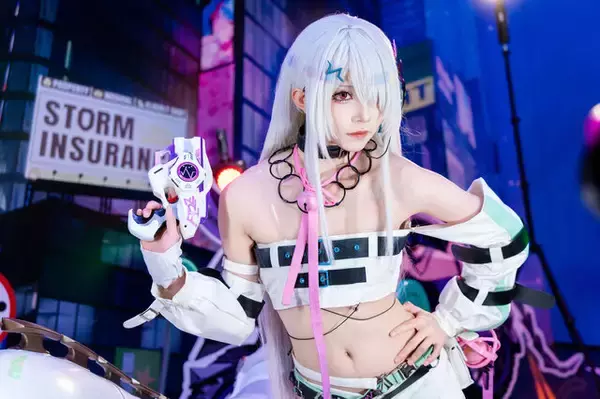 「【コスプレ】日中美女レイヤーと距離が近すぎてドキドキが止まらない！バイク×美女で話題の『チェイシング・カレイドライダー』レポ【写真41枚】」の画像