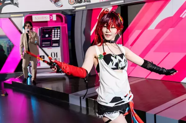 「【コスプレ】日中美女レイヤーと距離が近すぎてドキドキが止まらない！バイク×美女で話題の『チェイシング・カレイドライダー』レポ【写真41枚】」の画像