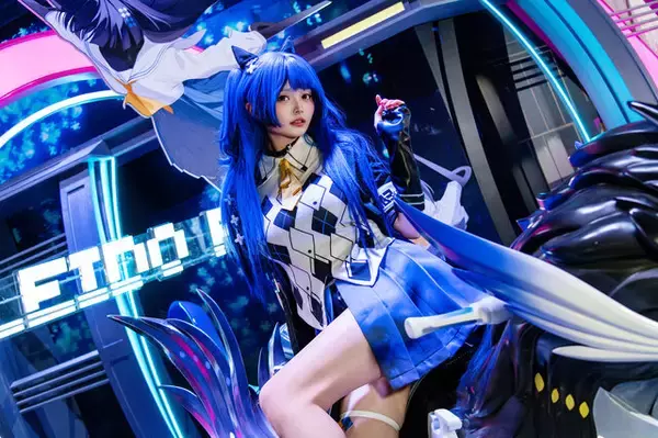 「【コスプレ】日中美女レイヤーと距離が近すぎてドキドキが止まらない！バイク×美女で話題の『チェイシング・カレイドライダー』レポ【写真41枚】」の画像