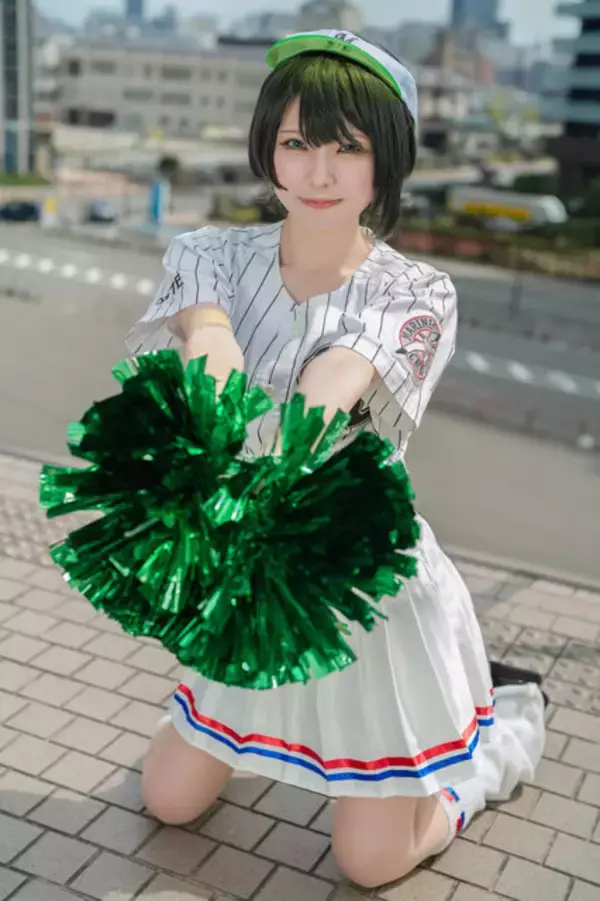 「【コスプレ】チアガール姿から見えるお腹と太ももが眩しい―「ホロライブ」大空スバルの弾ける笑顔がホームラン級！人気レイヤー・陽葵あんず【写真8枚】」の画像