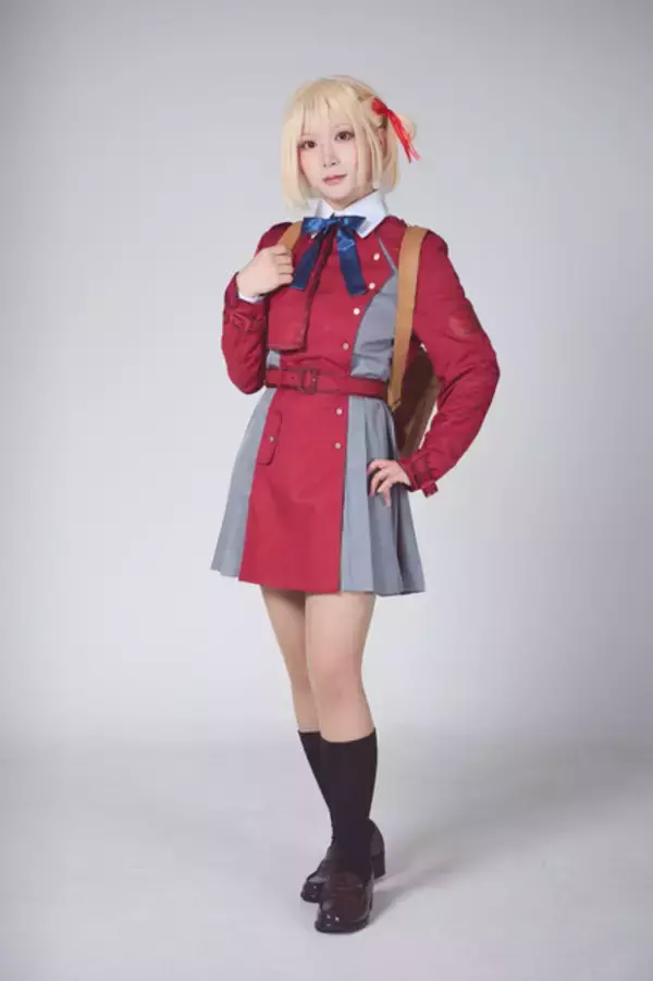 「【コスプレ】今日は「ミニスカートの日」！マリン船長やセーラー戦士など、美脚際立つミニスカを着こなす美女レイヤー7選【写真37枚】」の画像