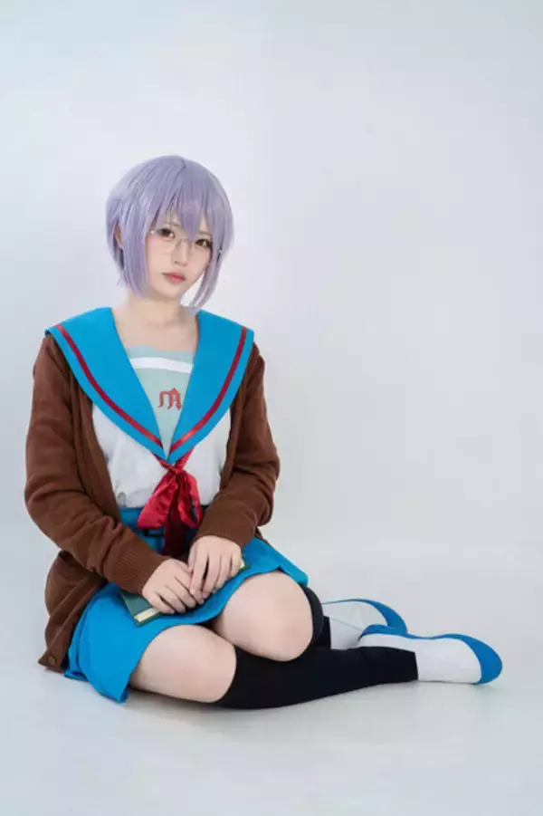 「【コスプレ】今日は「ミニスカートの日」！マリン船長やセーラー戦士など、美脚際立つミニスカを着こなす美女レイヤー7選【写真37枚】」の画像