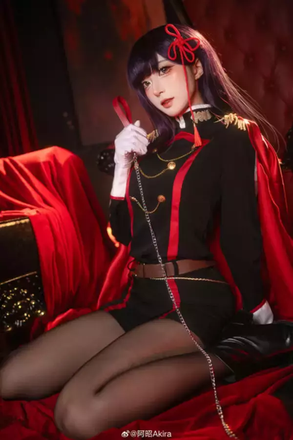 「【タイツの日】絶妙な透け感と艶やかなシルエットで美脚を引き立たせる！組長からバニーガールまで魅惑の美女コスプレイヤーまとめ【写真49枚】」の画像