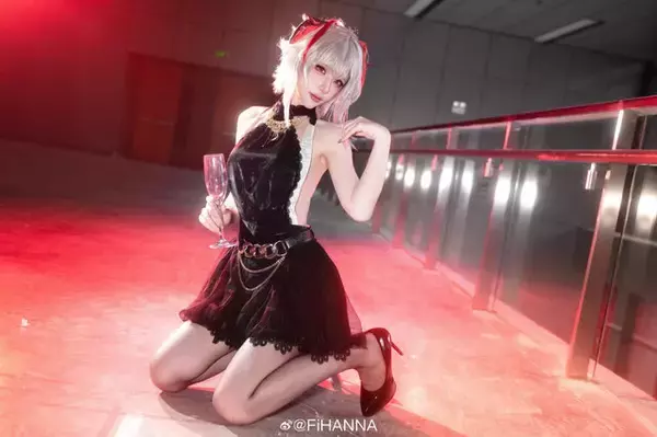 「【タイツの日】絶妙な透け感と艶やかなシルエットで美脚を引き立たせる！組長からバニーガールまで魅惑の美女コスプレイヤーまとめ【写真49枚】」の画像