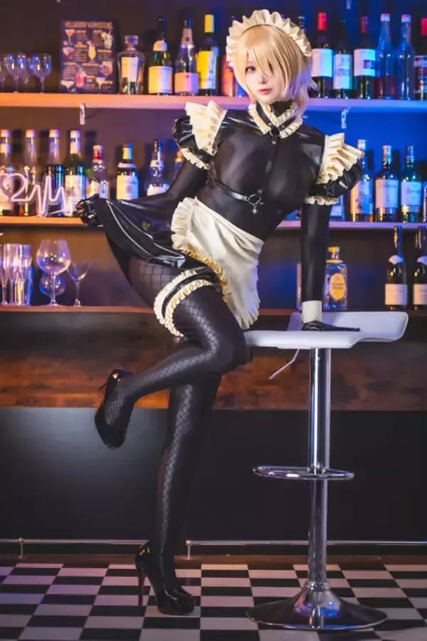 「【タイツの日】絶妙な透け感と艶やかなシルエットで美脚を引き立たせる！組長からバニーガールまで魅惑の美女コスプレイヤーまとめ【写真49枚】」の画像