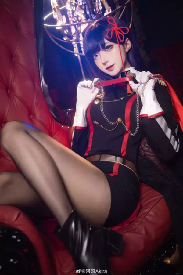 「【タイツの日】絶妙な透け感と艶やかなシルエットで美脚を引き立たせる！組長からバニーガールまで魅惑の美女コスプレイヤーまとめ【写真49枚】」の画像