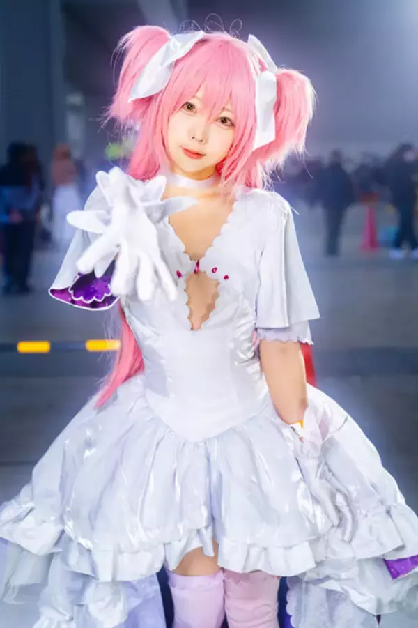 「【コスプレ】2024年の冬コミをプレイバック！『NIKKE』や『ブルアカ』にホロライブまでビックサイトに集った美女レイヤー13選【写真59枚】」の画像
