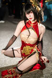 「【コスプレ】チャイナドレスのスリットから覗くガーターベルト＆ストッキング！『アズレン』大鳳のチャイナドレス姿が妖艶だった【写真8枚】」の画像8
