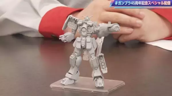 「新作ガンプラ「HG ガンダムレオパルド」詳細公開！インナーアームガトリングは変形や、左腕との合体・収納ギミックを再現」の画像