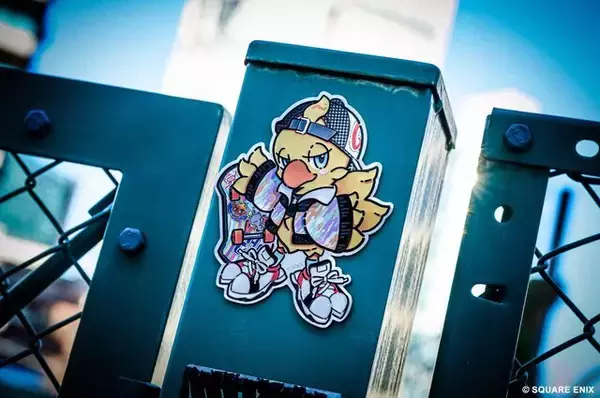 「カラフルでスタイッシュ！スクエニ公式ショップで渋谷をイメージした“スライム&チョコボ”アルミマグネットが発売」の画像