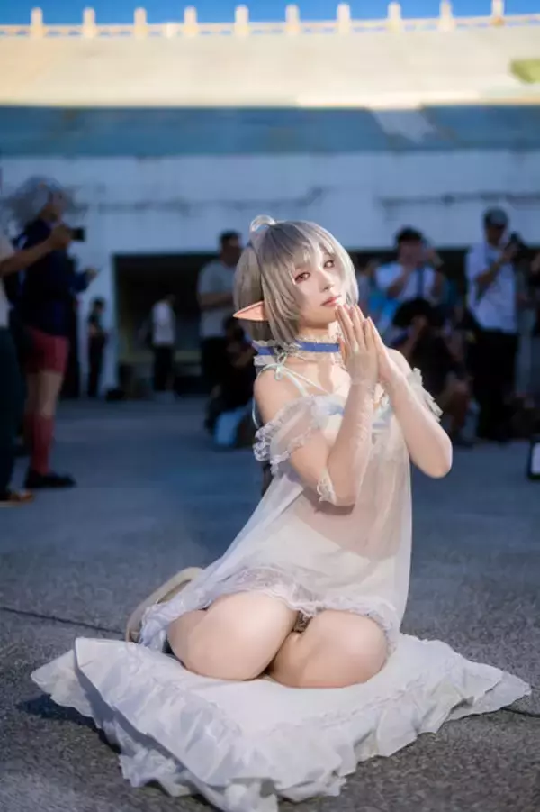 「【コスプレ】シースルーな衣装を着こなす美しいエルフが降臨！香港美女レイヤーが透明感の向こう側へ【写真7枚】」の画像