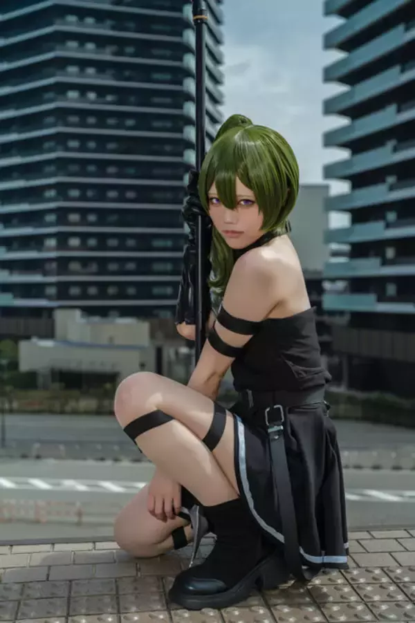 「【コスプレ】「フリーレン」ユーベルの“ジト目”に凄みすら感じる…注目レイヤー・はるねろ【写真8枚】」の画像