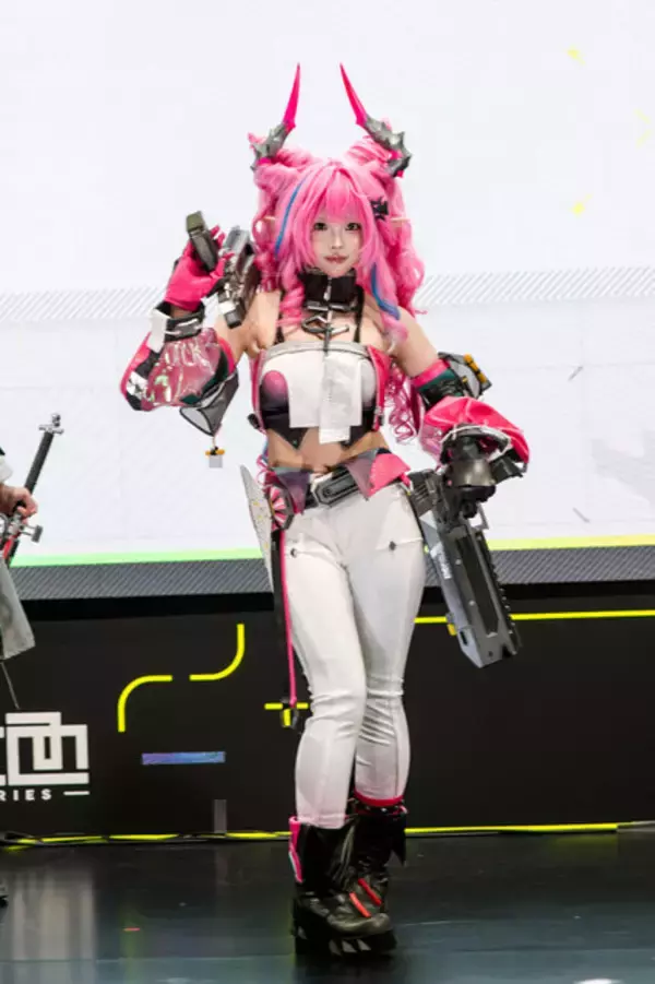 「【コスプレ】リリースが待ち遠しい『アークナイツ:エンドフィールド』の雰囲気が抜群！見ているだけで期待感が高まる美女レイヤーまとめ【写真21枚】」の画像