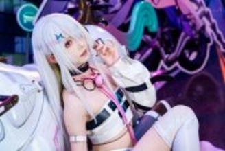 【コスプレ】クールな美女の細いくびれが素晴らしすぎる！『カレイドライダー』ハクレイがどの角度から見ても隙がない【写真8枚】