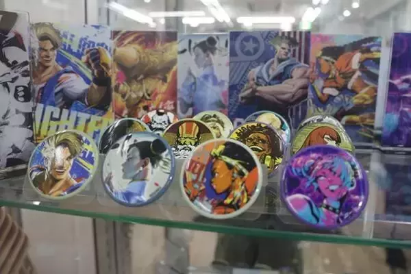 試合前の「春麗」と記念撮影！アニメイト秋葉原で開催中の『ストリートファイター6』 animate STAGEを現地レポート