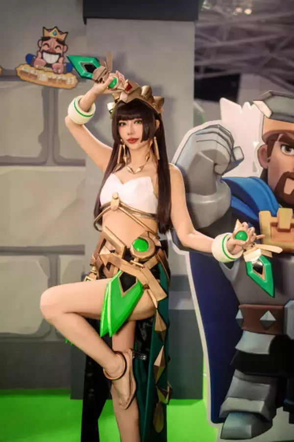 「【コスプレ】おへそがセクシーな英雄や小悪魔サイバー、もこもこ雪国娘まで！「台北ゲームショウ2026」美麗レイヤー17選【写真50枚】」の画像