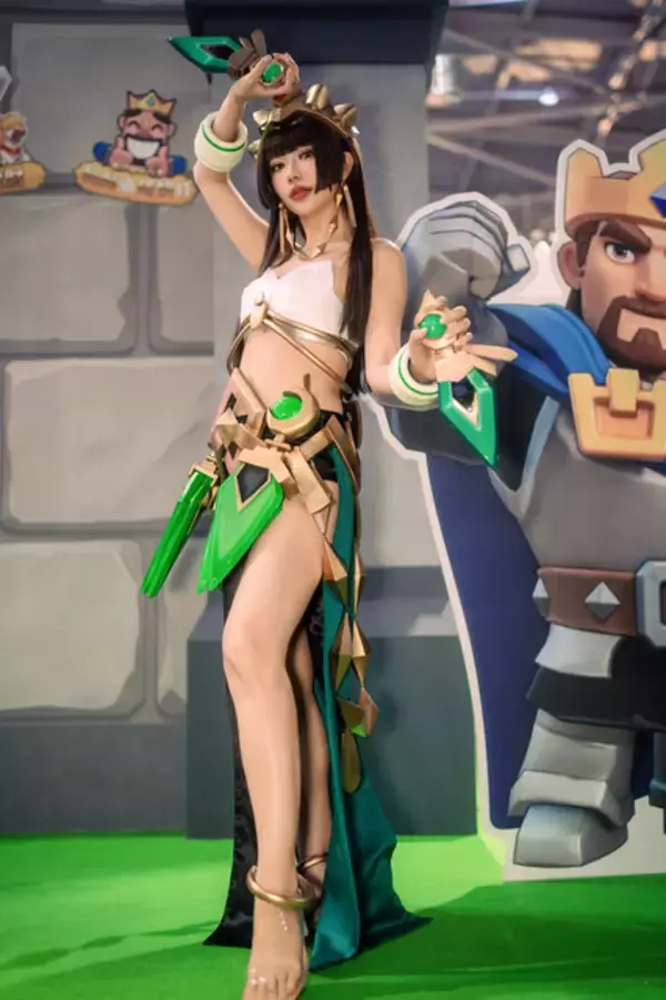 「【コスプレ】おへそがセクシーな英雄や小悪魔サイバー、もこもこ雪国娘まで！「台北ゲームショウ2026」美麗レイヤー17選【写真50枚】」の画像