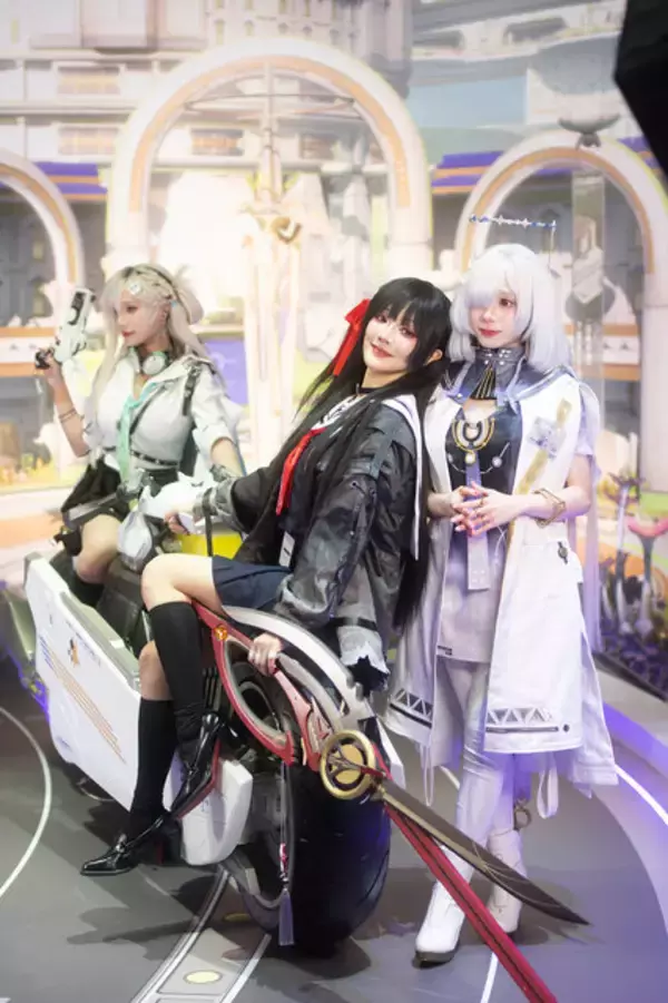 「【コスプレ】おへそがセクシーな英雄や小悪魔サイバー、もこもこ雪国娘まで！「台北ゲームショウ2026」美麗レイヤー17選【写真50枚】」の画像