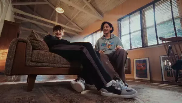 「『モンハンワイルズ』×「PUMA」コラボコレクションが12月19日発売！世界観を表現したシューズやアパレルがラインナップ、ステッカー配布も」の画像