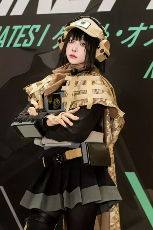 「【コスプレ】まさに百花繚乱の美しさ！『NIKKE』や『アズールプロミア』など「コミケ107」を彩った美女レイヤー15選【写真34枚】」の画像