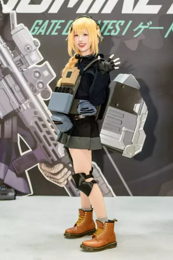 「【コスプレ】まさに百花繚乱の美しさ！『NIKKE』や『アズールプロミア』など「コミケ107」を彩った美女レイヤー15選【写真34枚】」の画像