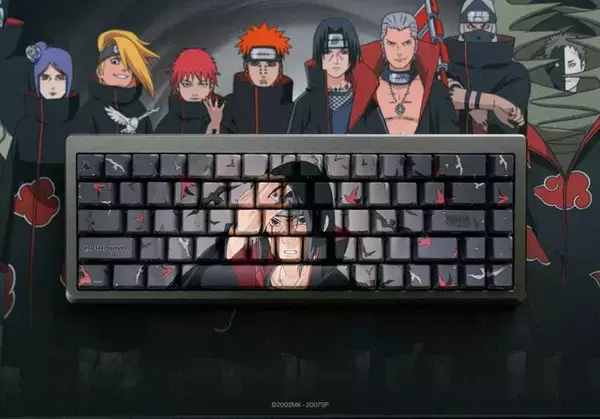 「海外で「ナルト（NARUTO）」デザインのゲーミングキーボードが発売…「うちはサスケ」が刻印されたキーキャップも」の画像
