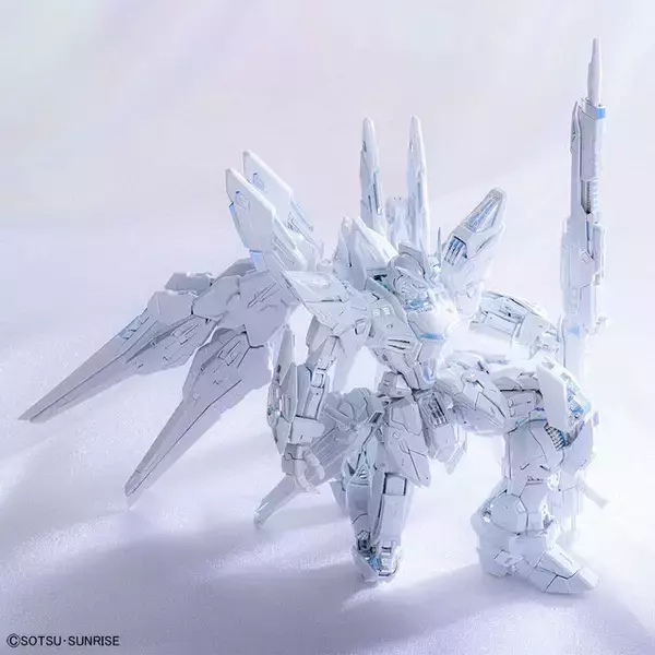 「純白の「MGEX ストフリ」が息を呑む美しさ！全身を白に染め上げた「TWILIGHT COATING」としてガンプラに舞い降りる」の画像