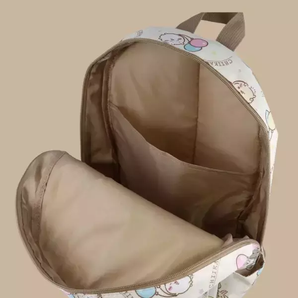 「風船を持った「ちいかわ」たちが可愛い！機能性抜群のデイパックや2WAYトートバッグ含む新入学総柄シリーズ4商品が12月上旬より発売」の画像