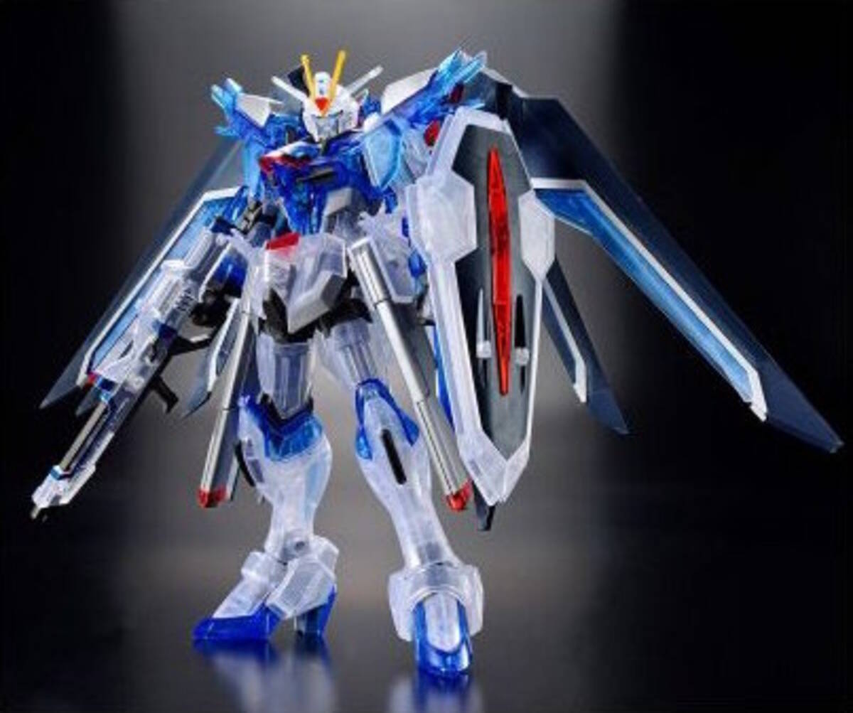 劇場版『ガンダムSEED』上映劇場にて「HG ライジングフリーダム 