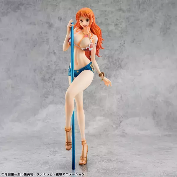「「ワンピース」ギア5のルフィ、セクシーなナミが揃ってフィギュア化！ビキニトップにホットパンツ、天候棒に絡めた脚も色っぽい」の画像