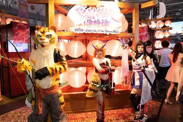 「【コスプレ】台湾でめちゃ可愛い“鬼の女の子”を発見！ヘソチラ軽装備に見惚れちゃう【写真12枚】」の画像