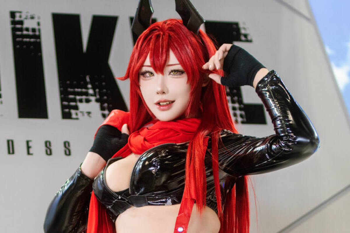 コスプレ】幻の6人目！？『NIKKE』公式ブースに出現した韓国美女の 