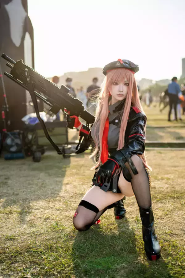 「【コスプレ】オーバーイーツ配達員から『NIKKE』、ミリタリーガールまで百花繚乱！台湾第二の都市で発見した美女レイヤー8選【写真33枚】」の画像