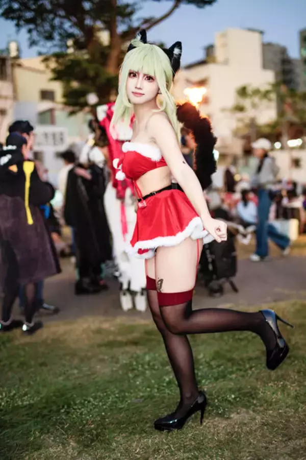 「【コスプレ】オーバーイーツ配達員から『NIKKE』、ミリタリーガールまで百花繚乱！台湾第二の都市で発見した美女レイヤー8選【写真33枚】」の画像