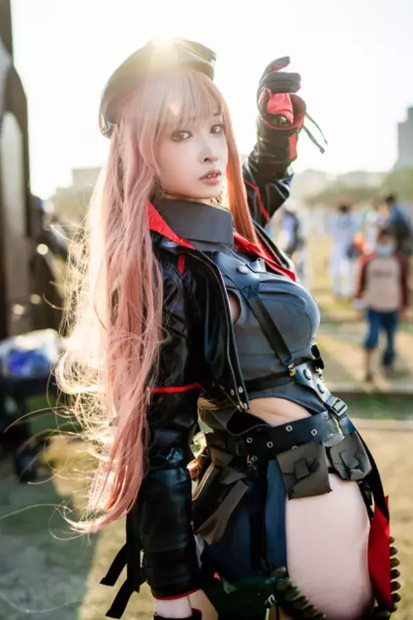 「【コスプレ】オーバーイーツ配達員から『NIKKE』、ミリタリーガールまで百花繚乱！台湾第二の都市で発見した美女レイヤー8選【写真33枚】」の画像
