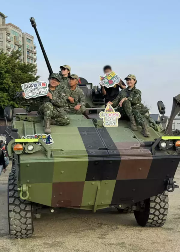 「【コスプレ】オーバーイーツ配達員から『NIKKE』、ミリタリーガールまで百花繚乱！台湾第二の都市で発見した美女レイヤー8選【写真33枚】」の画像