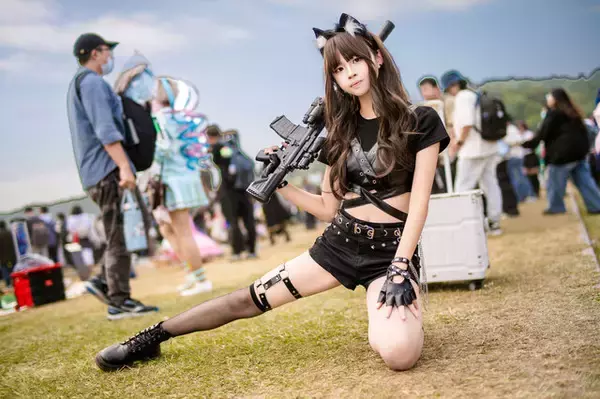 「【コスプレ】オーバーイーツ配達員から『NIKKE』、ミリタリーガールまで百花繚乱！台湾第二の都市で発見した美女レイヤー8選【写真33枚】」の画像